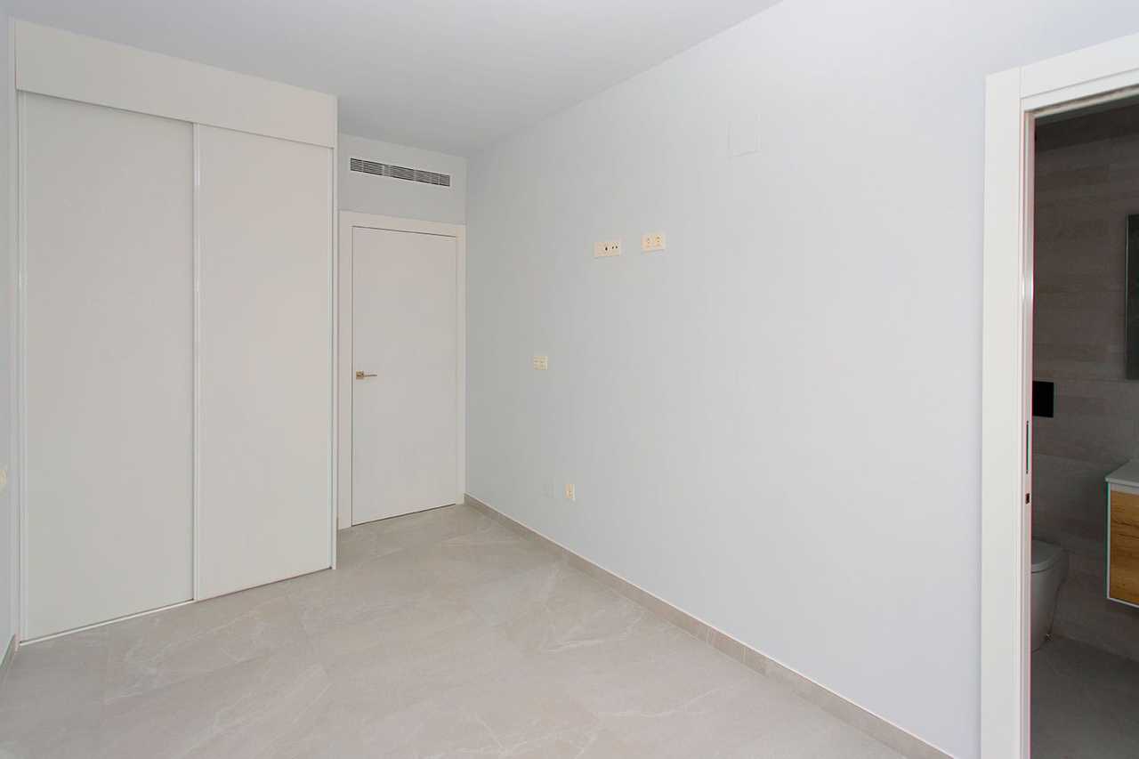 Apartment in Torrevieja – YC418291