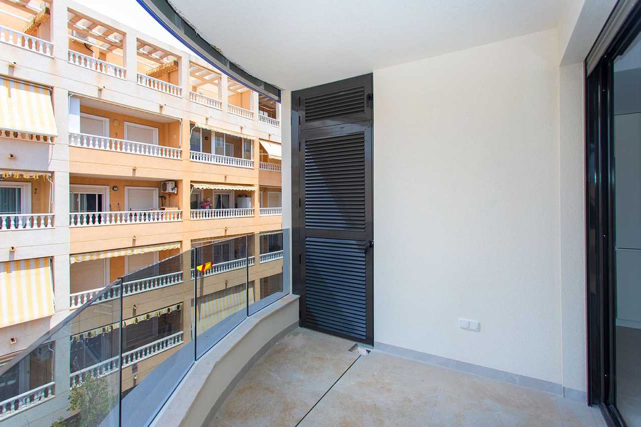 Apartment in Torrevieja – YC418291