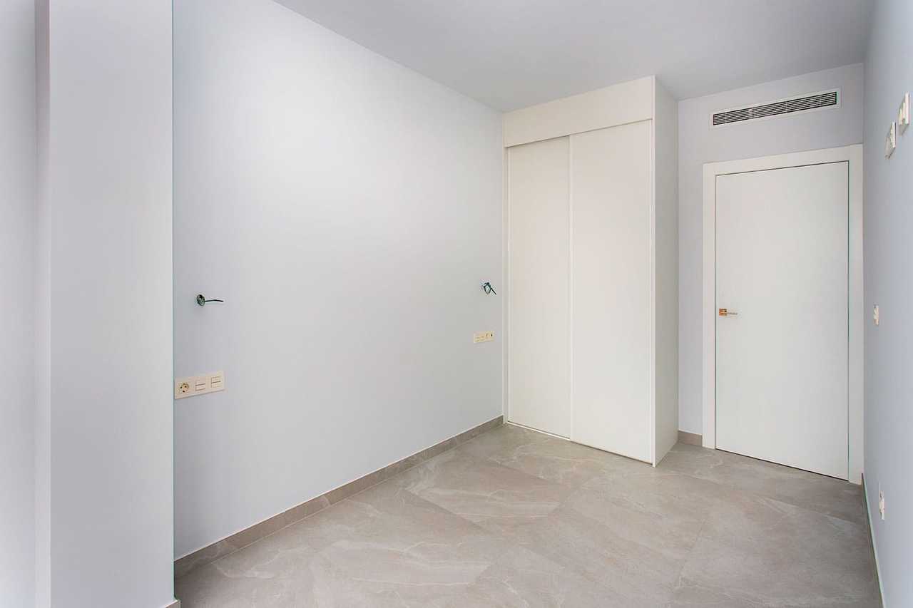 Apartment in Torrevieja – YC418291