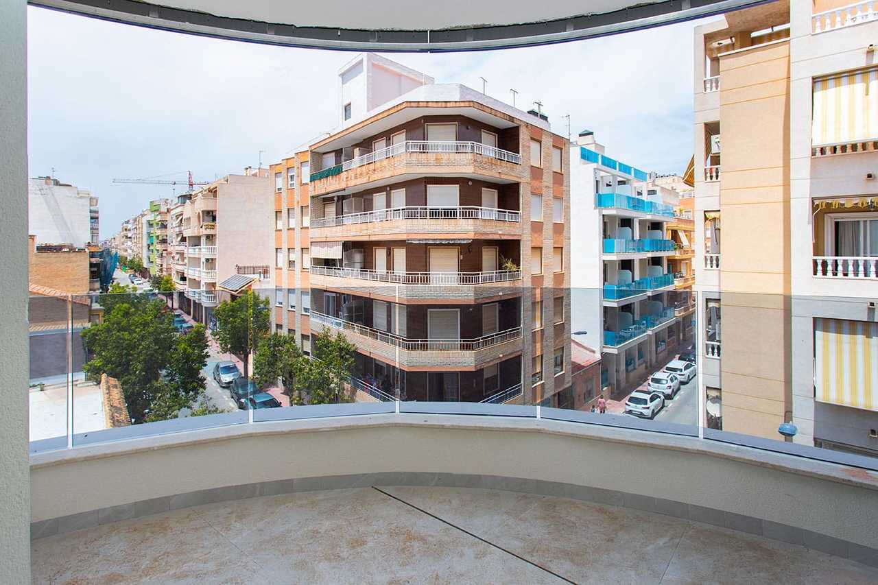 Apartment in Torrevieja – YC418291