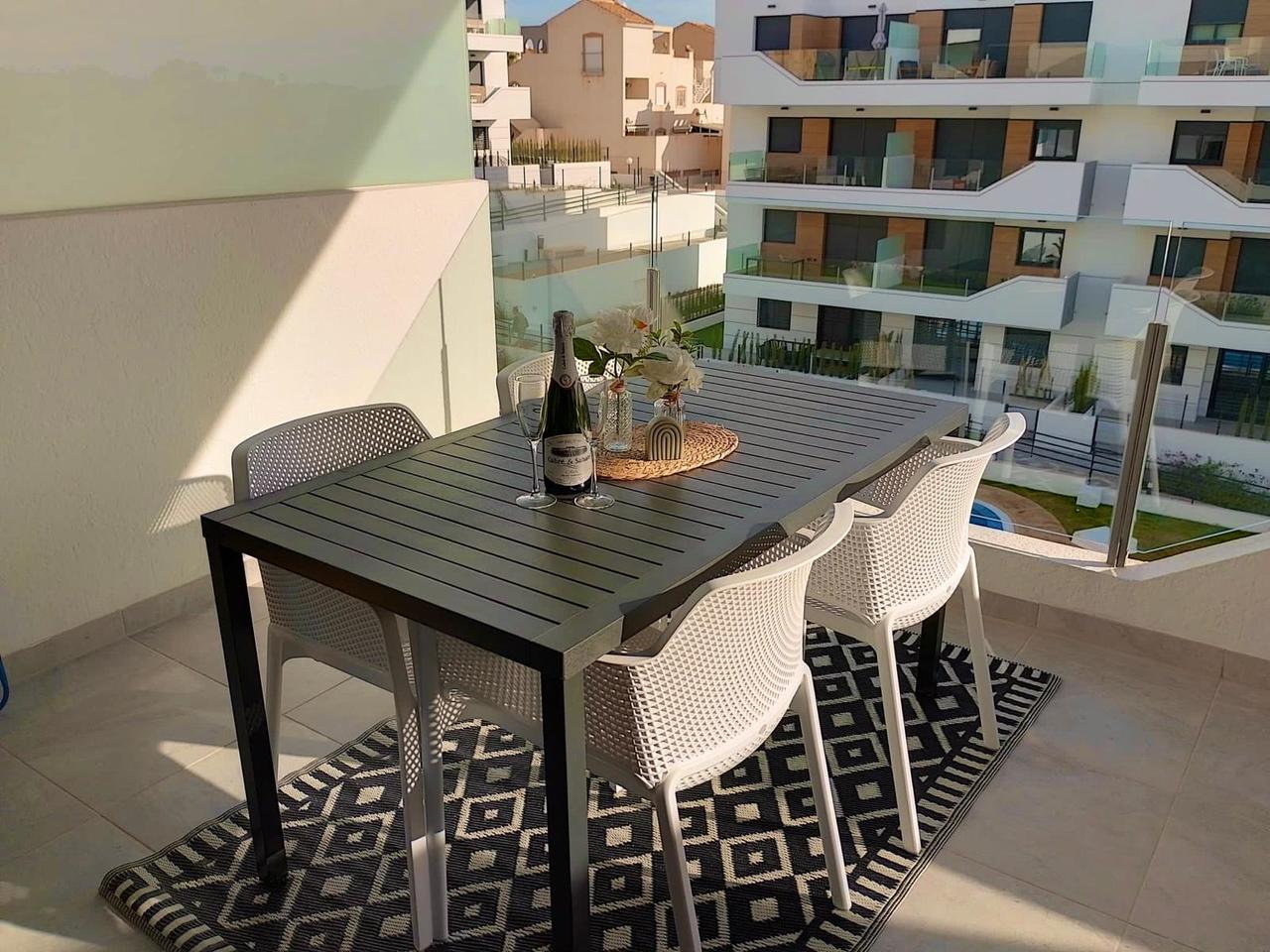 Apartment in Villamartin – YC419398