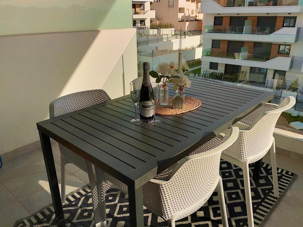 Apartment in Villamartin – YC419398