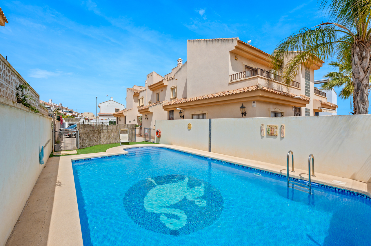 Townhouse in San Miguel de Salinas