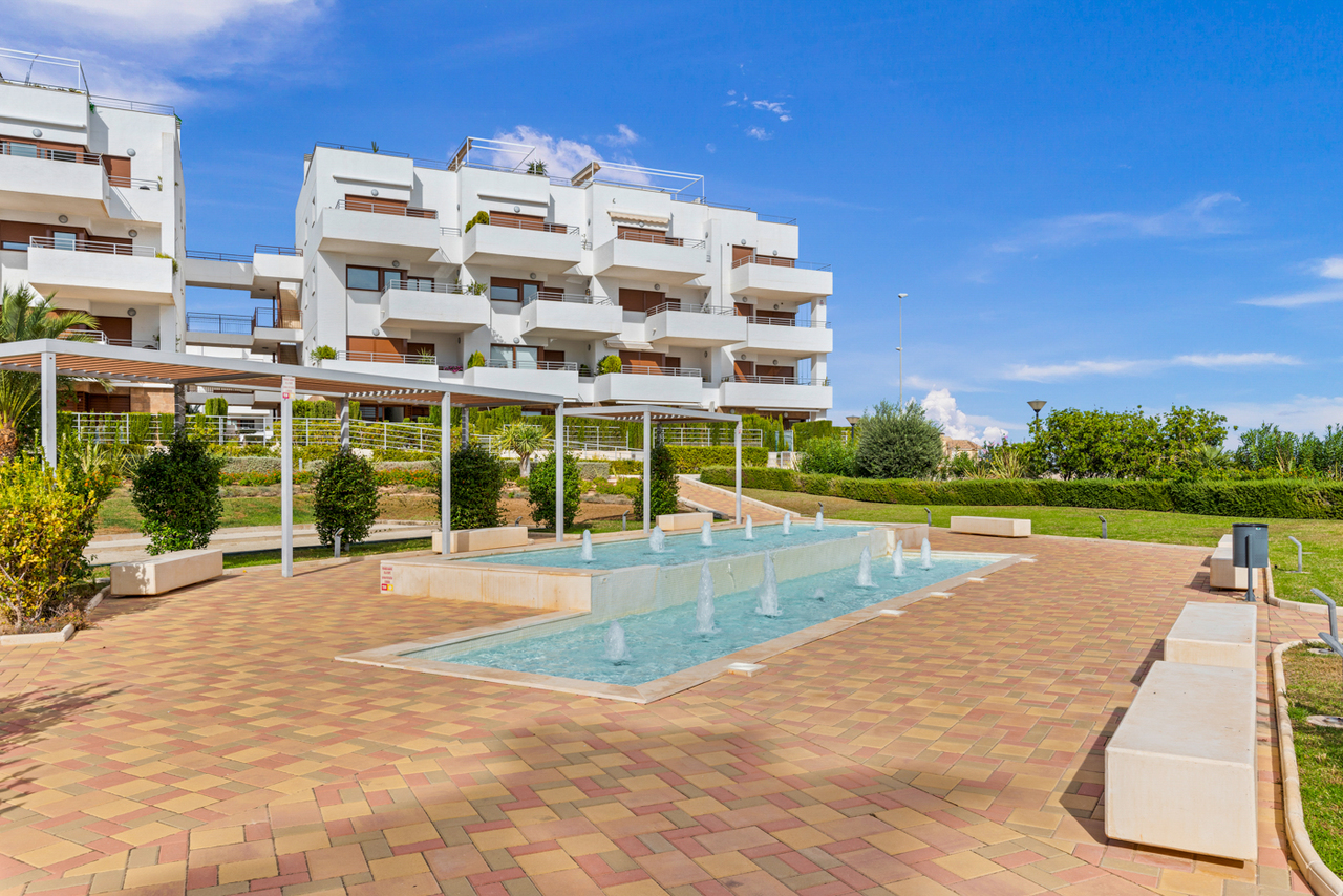 Apartment in Cabo Roig 36