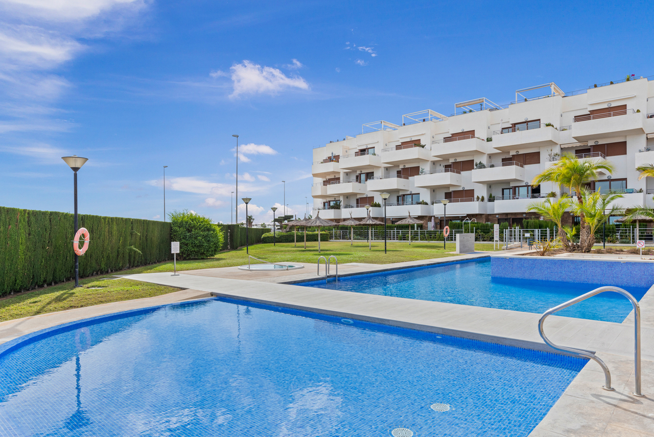 Apartment in Cabo Roig 31