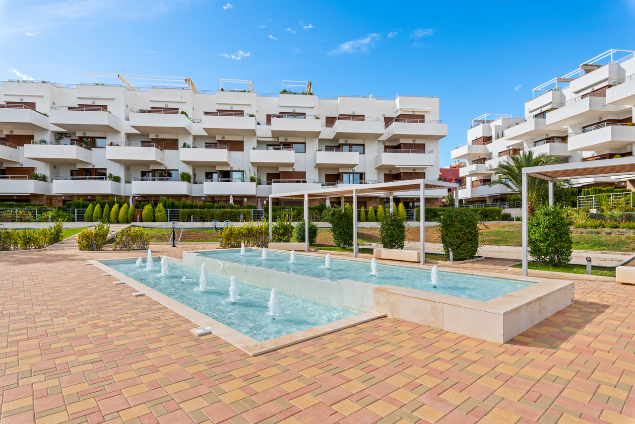 Apartment in Cabo Roig 37