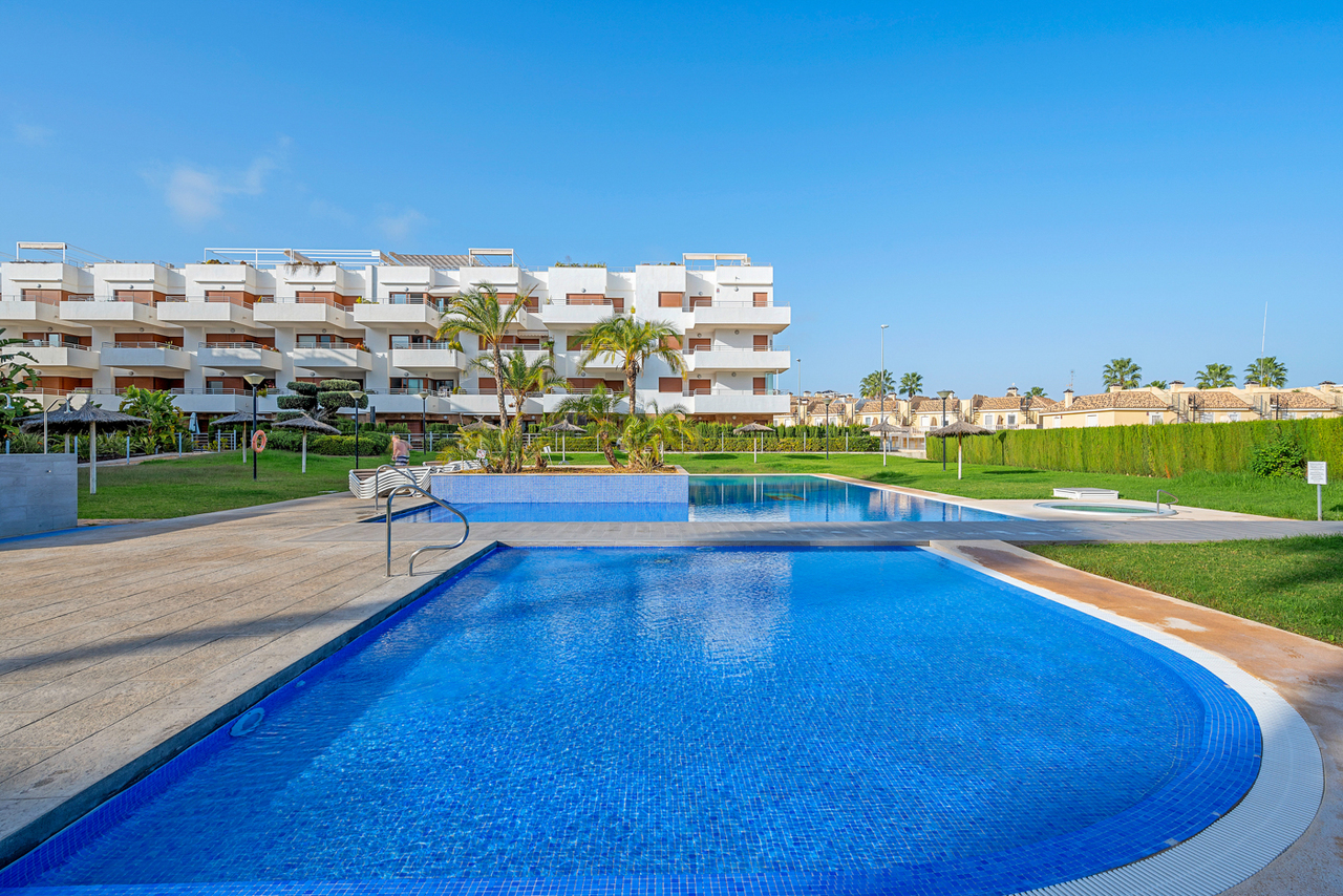 Apartment in Cabo Roig 33