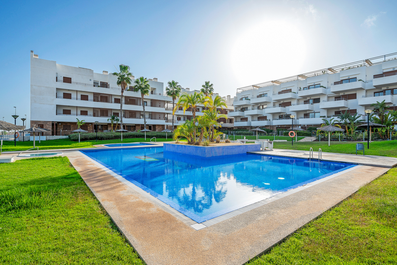 Apartment in Cabo Roig 34