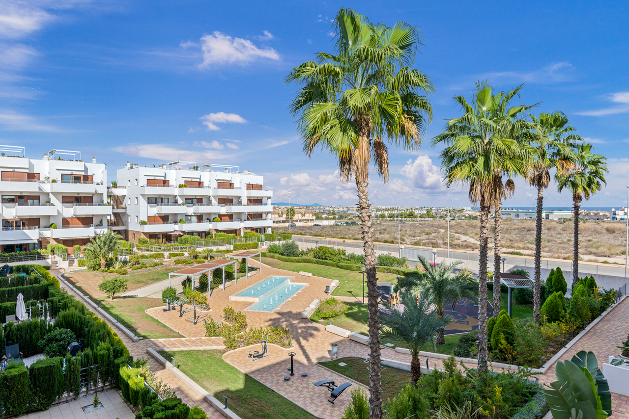 Apartment in Cabo Roig 35