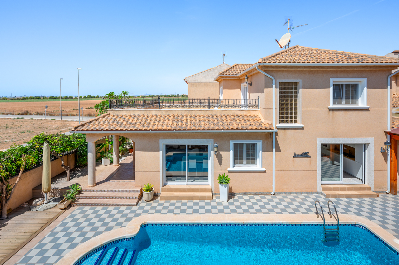 Villa in Torre de La Horadada – YC415198