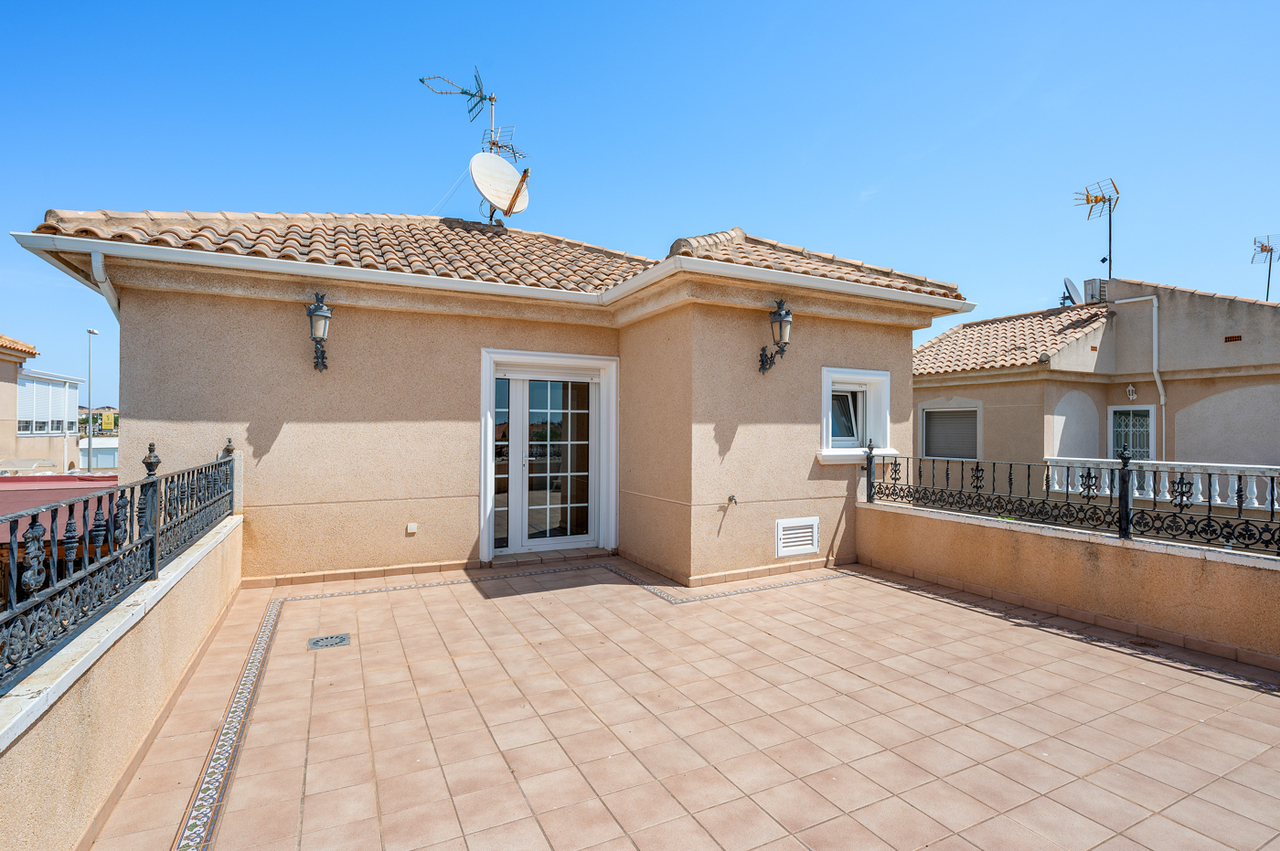 Villa in Torre de La Horadada – YC415198