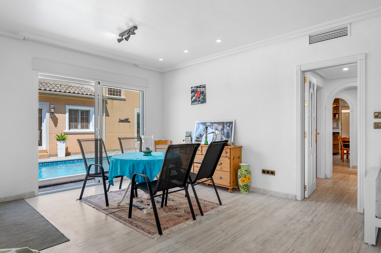 Villa in Torre de La Horadada – YC415198