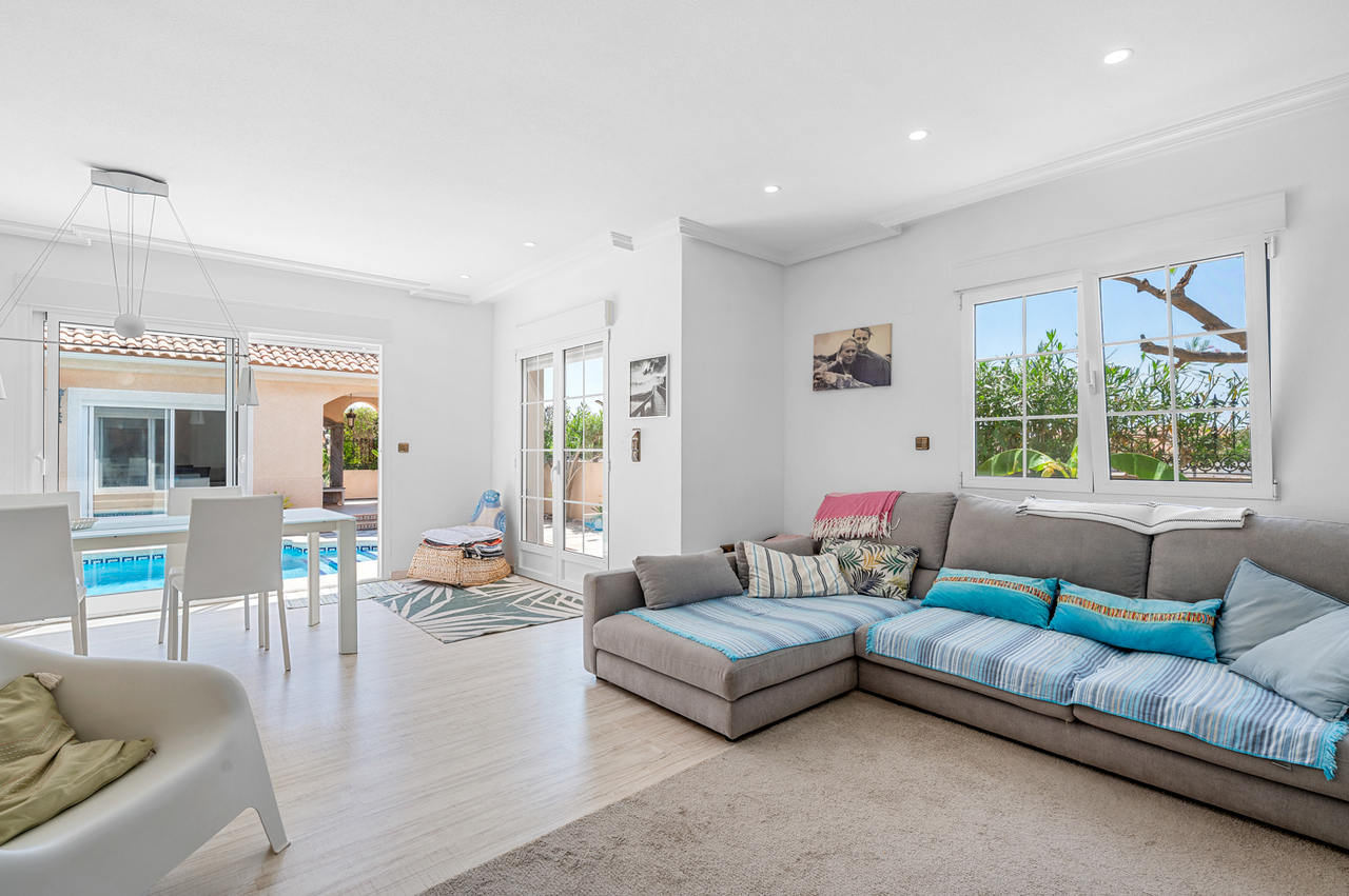 Villa in Torre de La Horadada – YC415198