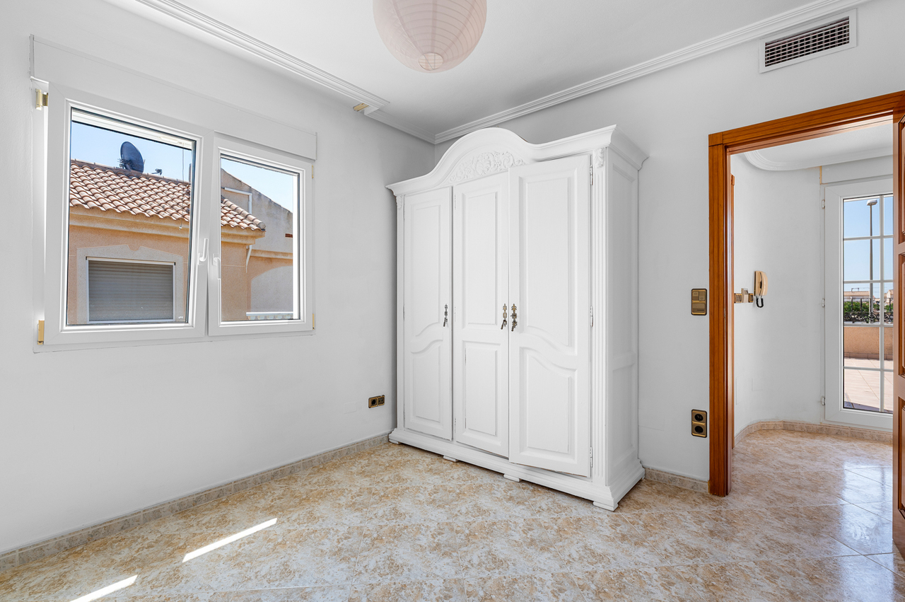 Villa in Torre de La Horadada – YC415198