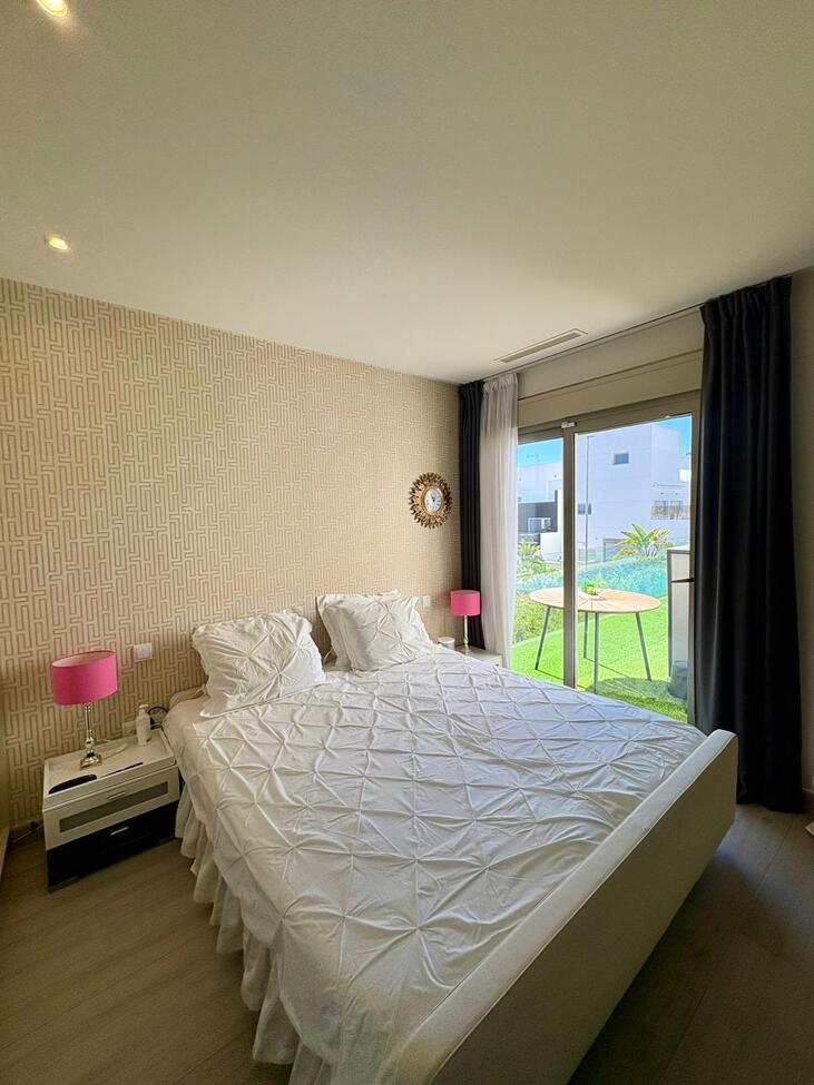 Vrijstaande villa te koop in Benijófar