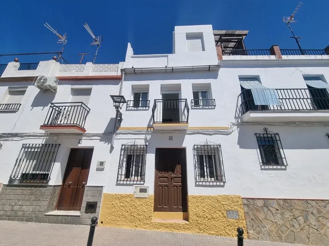 Halfvrijstaande woning te koop in Cortes de la Frontera
