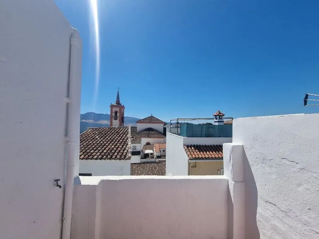 Halfvrijstaande woning te koop in Cortes de la Frontera