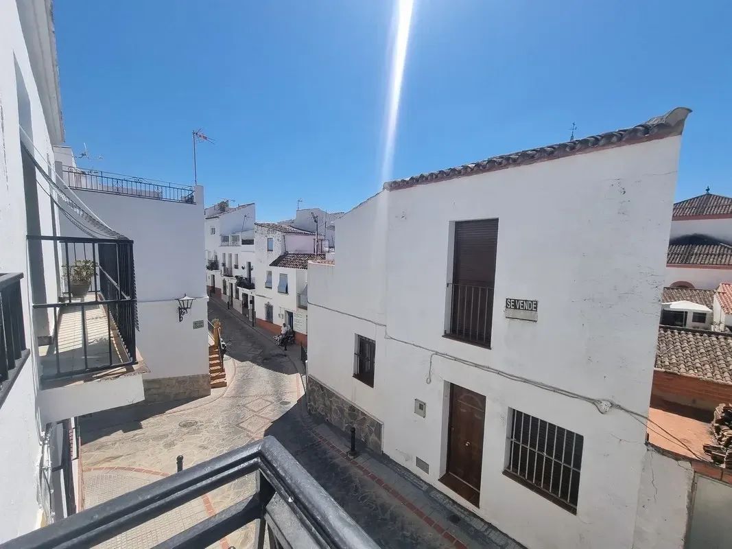 Halfvrijstaande woning te koop in Cortes de la Frontera
