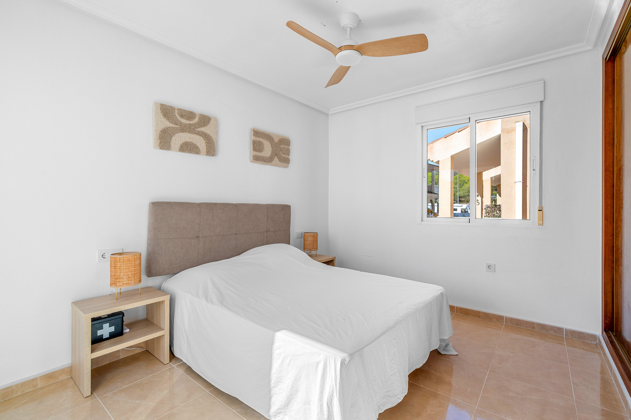 Town House in San Miguel de Salinas – YC787849