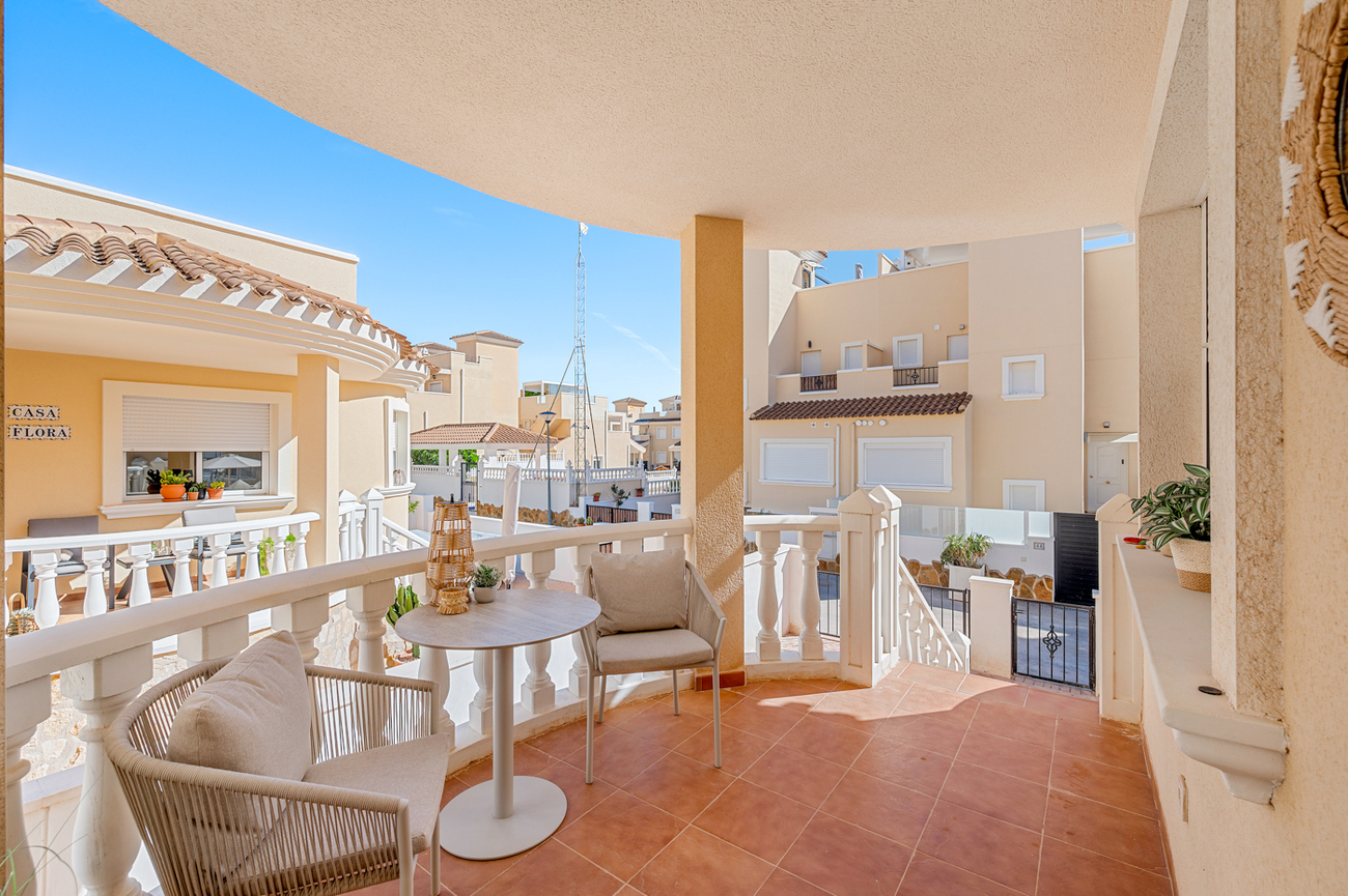 Town House in San Miguel de Salinas – YC787849