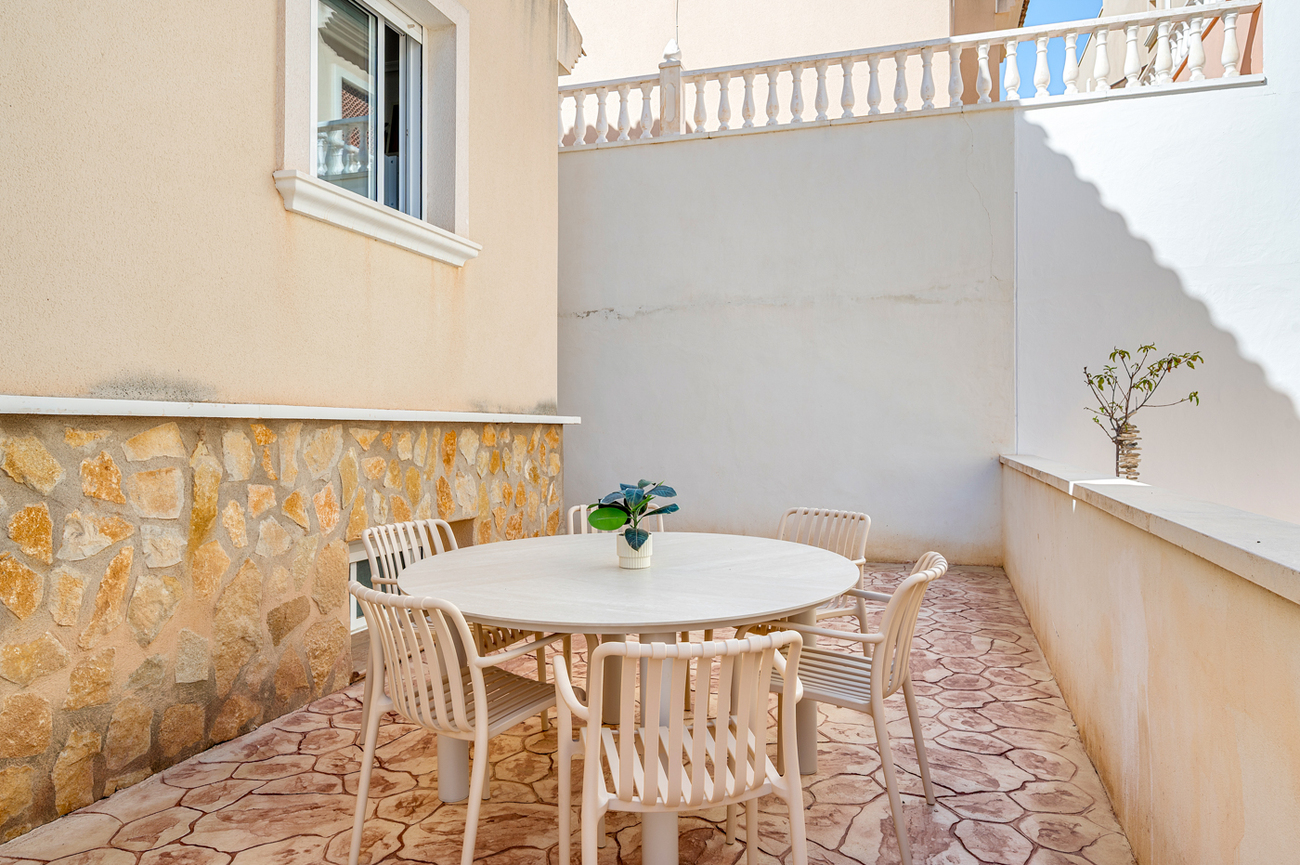 Town House in San Miguel de Salinas – YC787849