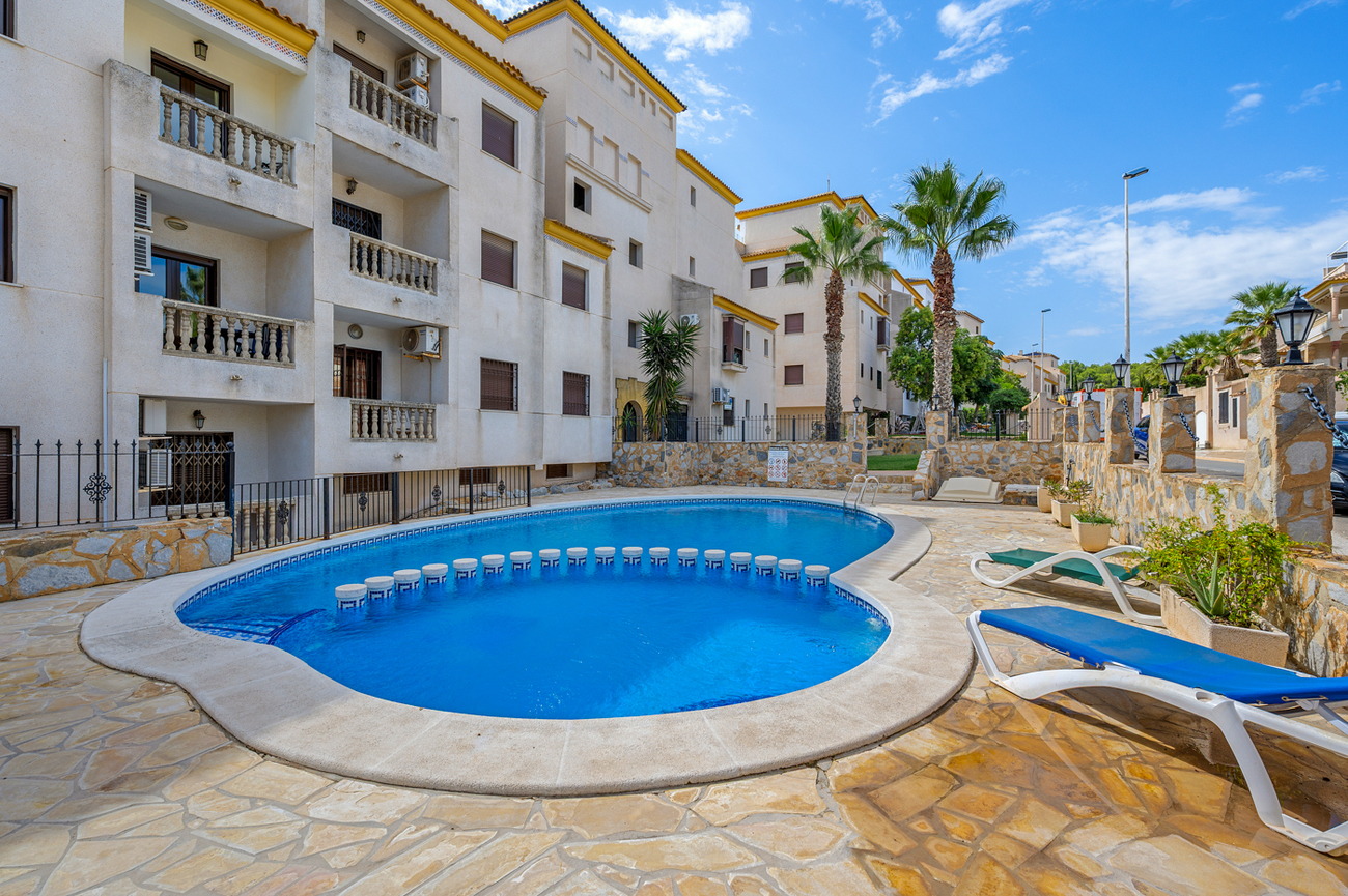 Duplex Penthouse in Dehesa de Campoamor – YC787887