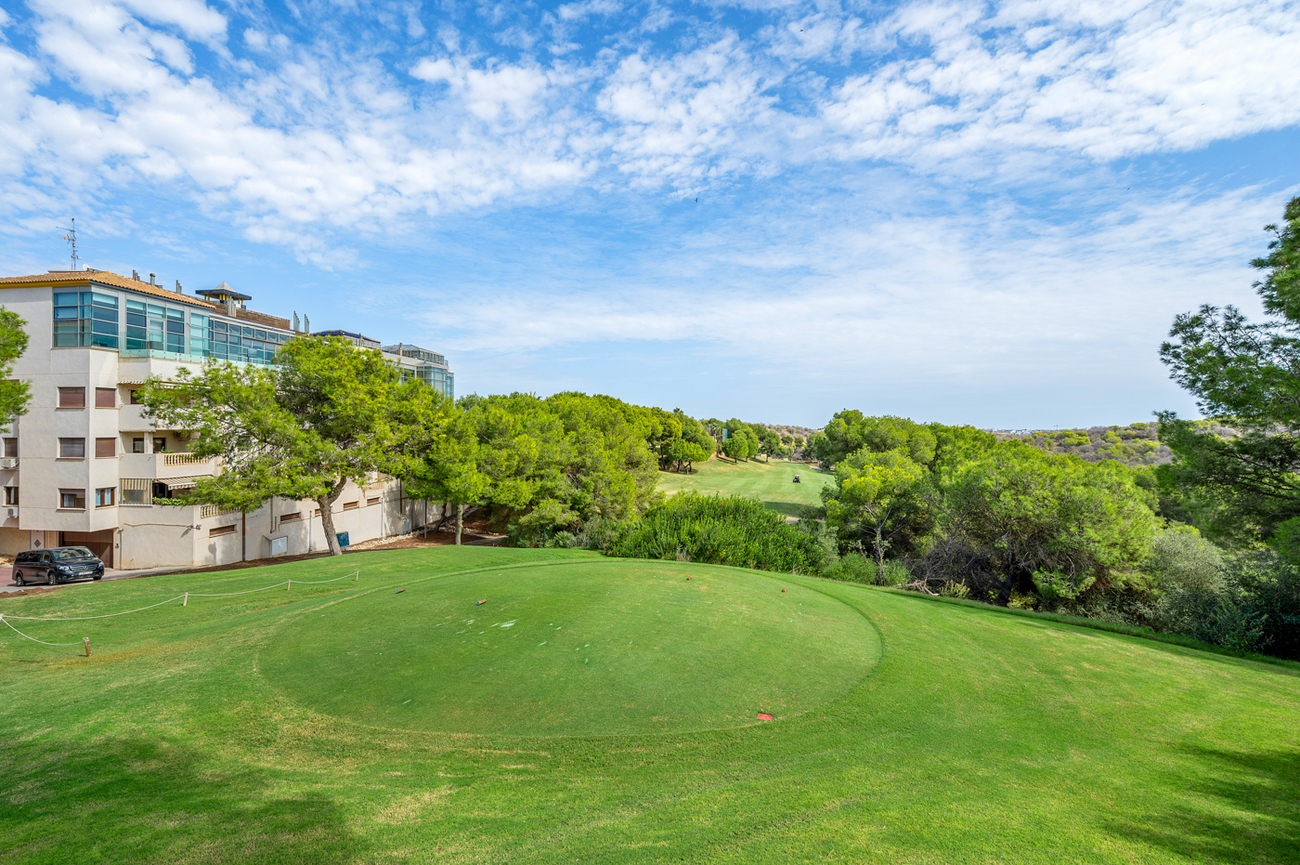 Duplex Penthouse in Dehesa de Campoamor – YC787887