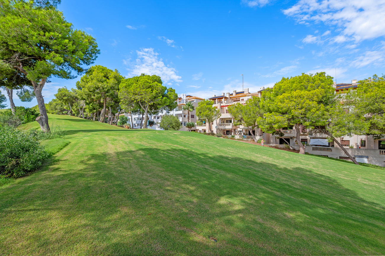 Duplex Penthouse in Dehesa de Campoamor – YC787887