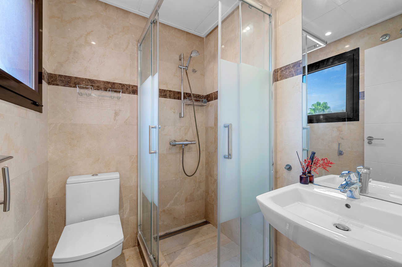 Town House in San Miguel de Salinas – YC787809