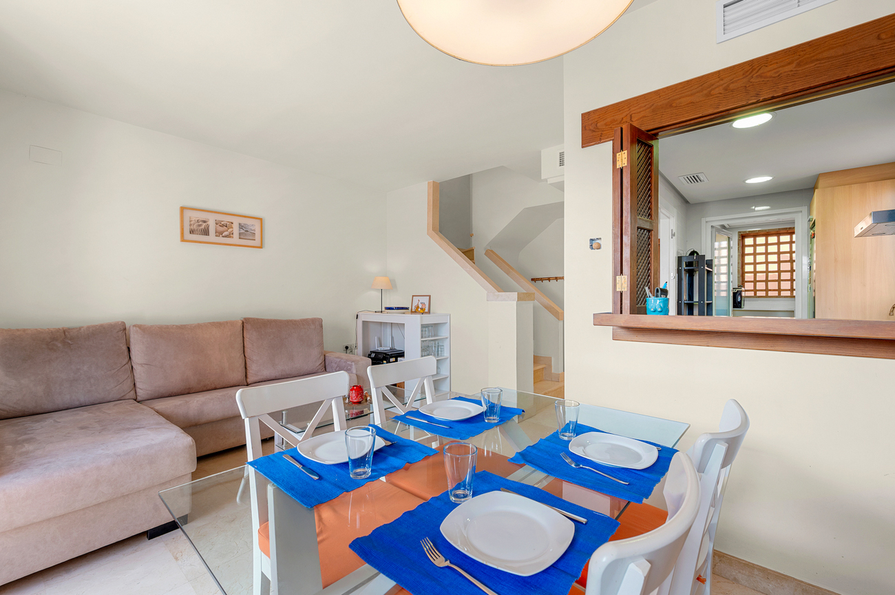 Town House in San Miguel de Salinas – YC787809