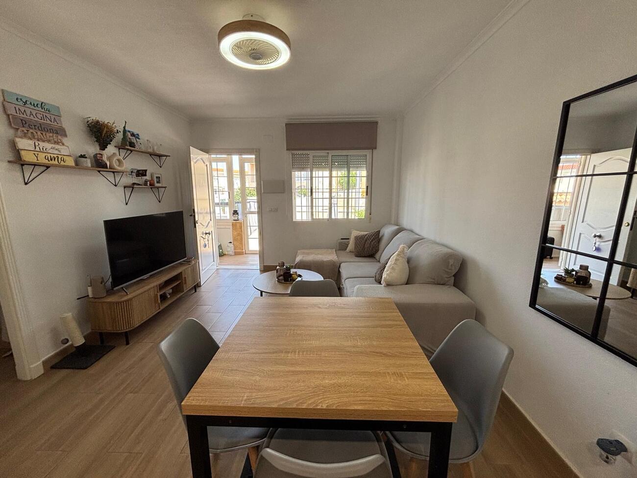 Apartment in Torrevieja - Image 2