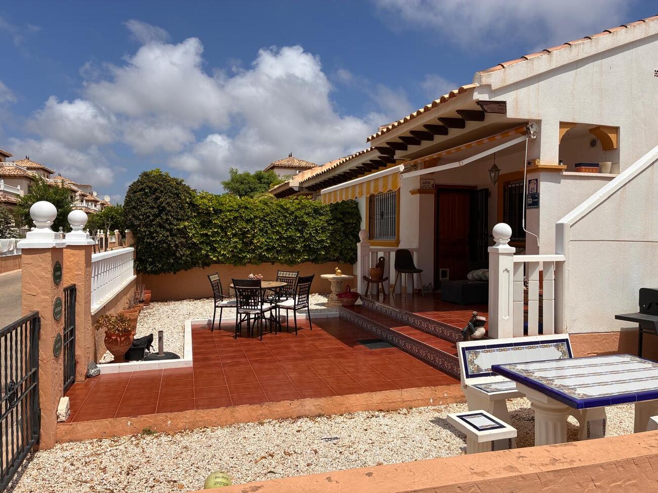 Halfvrijstaande woning te koop in Cabo Roig, Cabo Roig