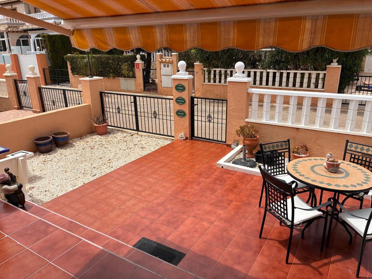 Halfvrijstaande woning te koop in Cabo Roig, Cabo Roig