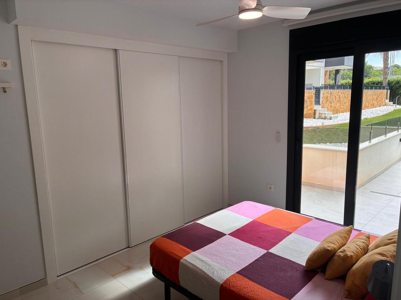 Apartment in Los Altos – YC787728