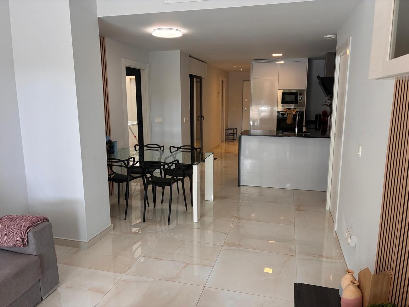 Apartment in Los Altos – YC787728