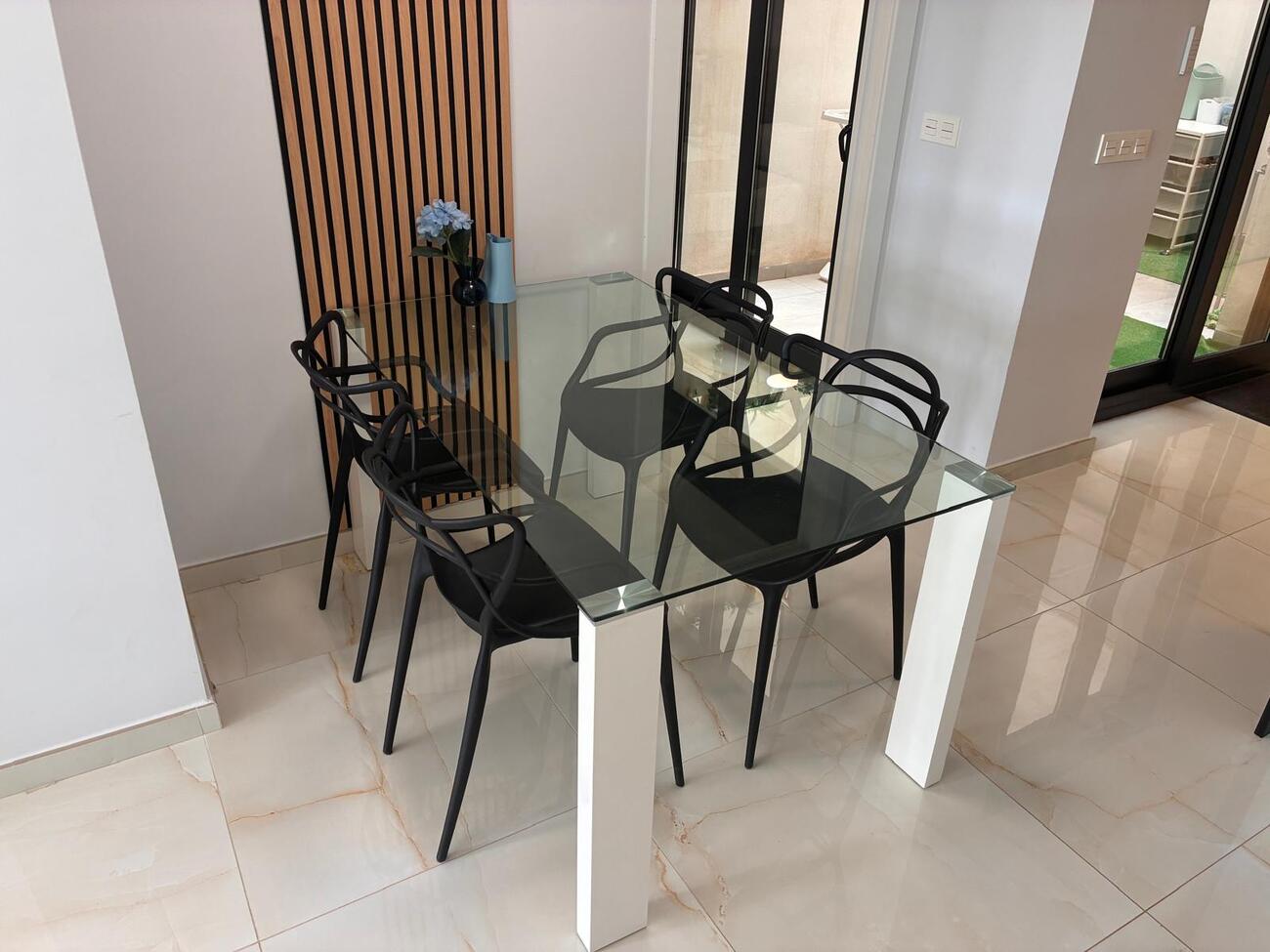 Apartment in Los Altos – YC787728