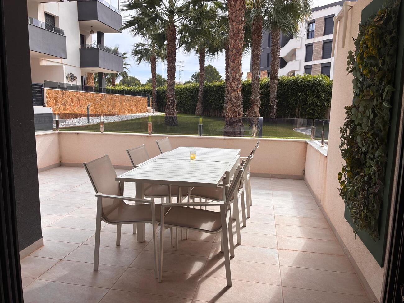 Apartment in Los Altos – YC787728