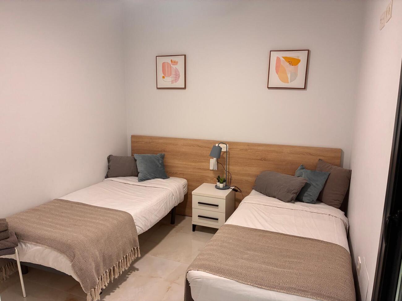 Apartment in Los Altos – YC787728