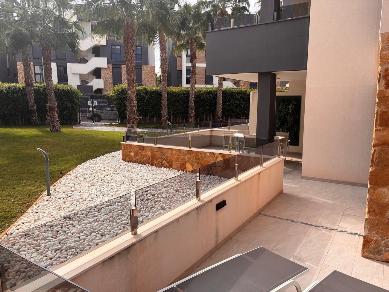 Apartment in Los Altos – YC787728
