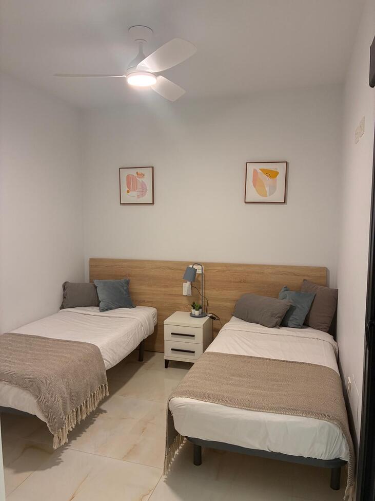 Apartment in Los Altos – YC787728