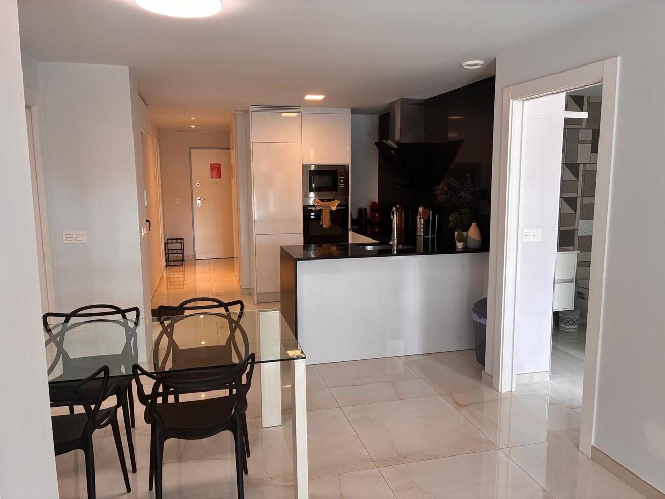 Apartment in Los Altos – YC787728