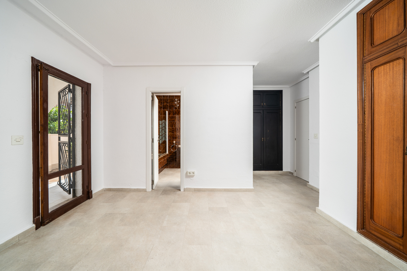 Vrijstaande villa te koop in Torrevieja