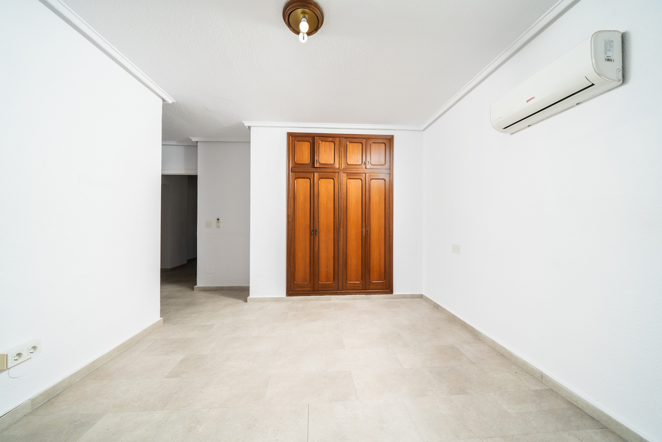 Vrijstaande villa te koop in Torrevieja