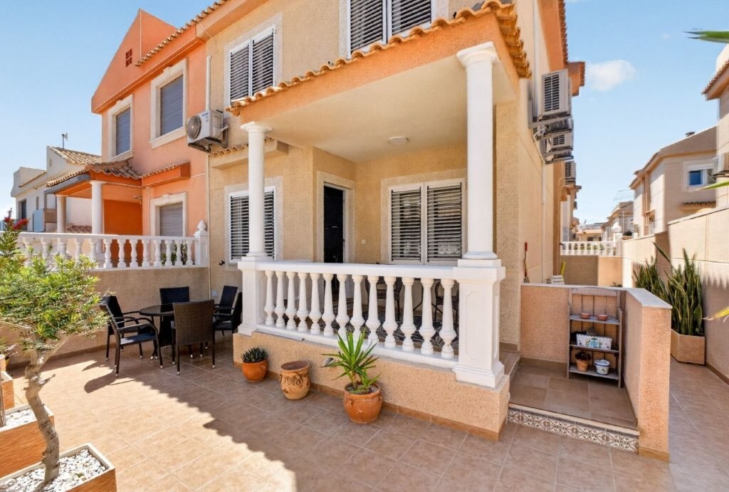 House in Torrevieja - Image 2